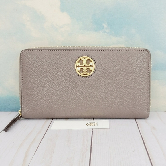 Tory Burch Handbags - Tory Burch Carson Zip Continental Wallet